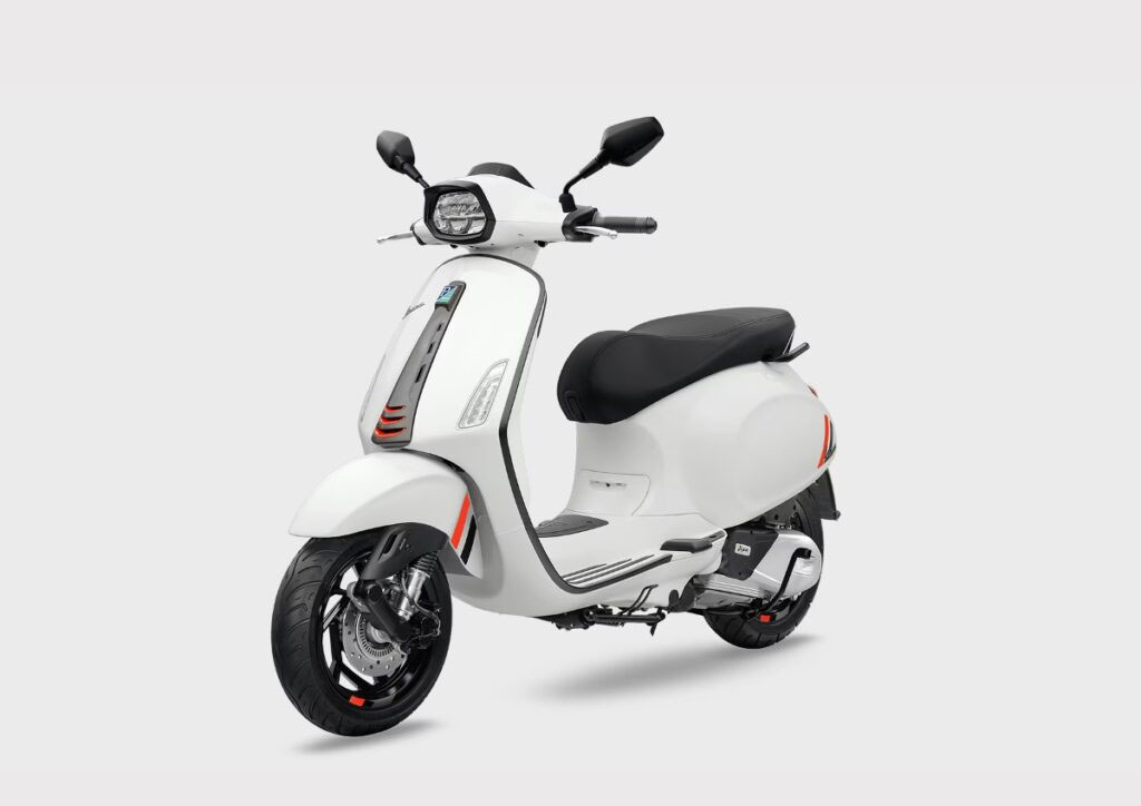 Vespa Sprint 150 S – Best Scooter of the Year 2025 (Below 250cc)